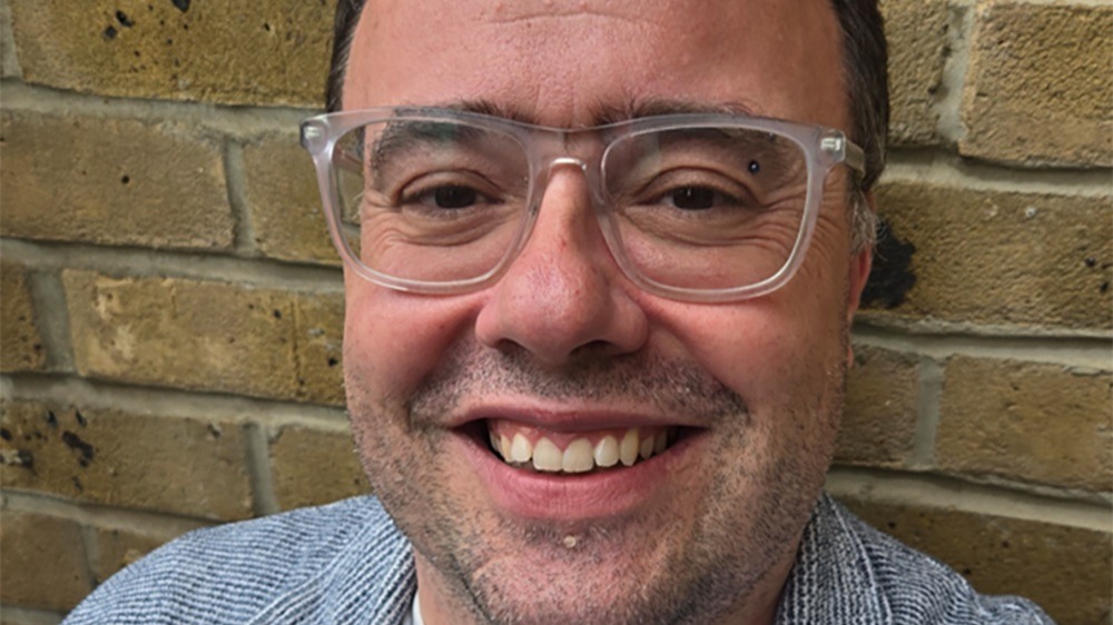 Scientist achieves English GCSE aged 49 to fulfil dream as a biology ...