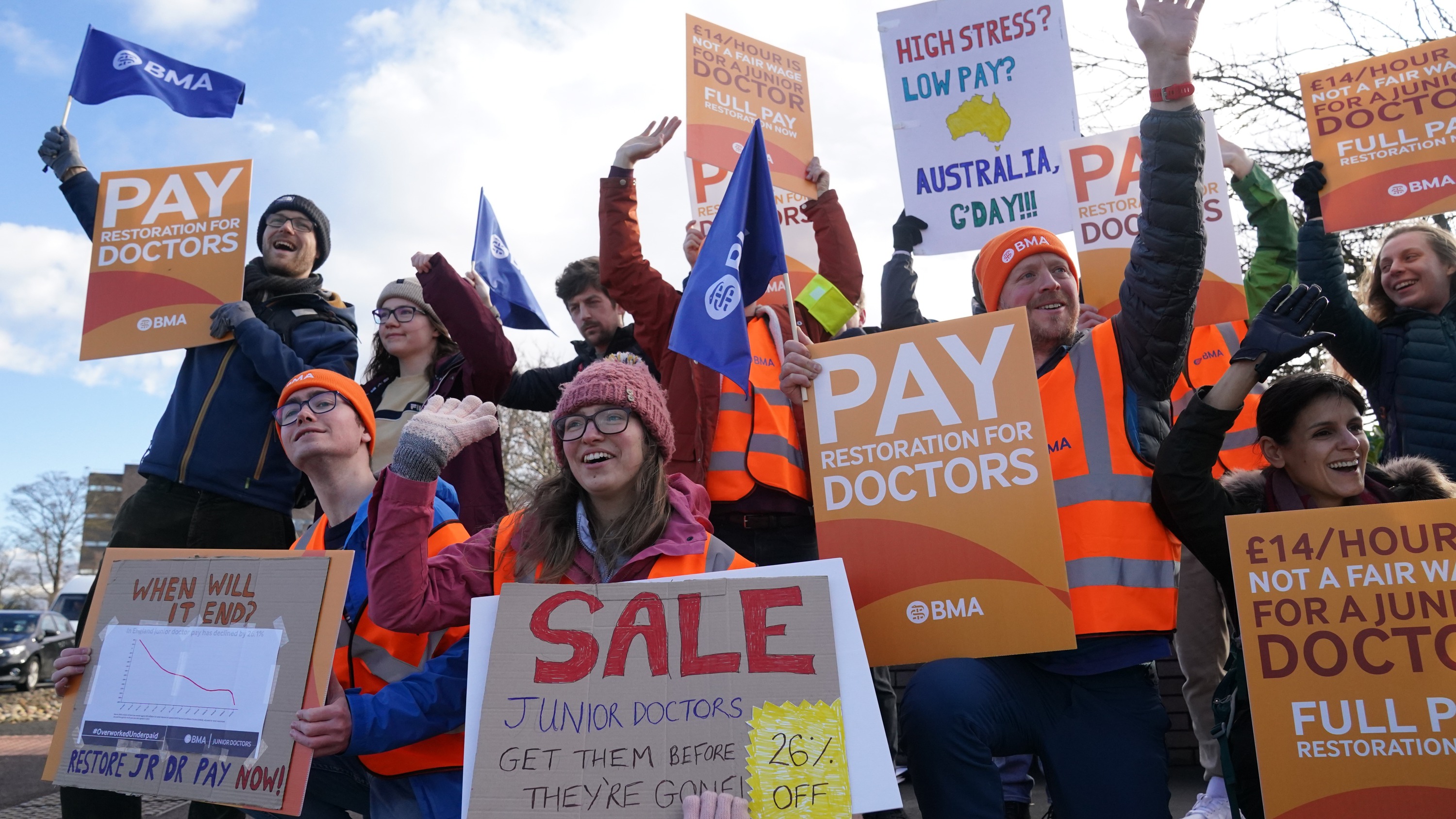 Junior doctors’ leaders to halt strikes and enter pay talks with ...
