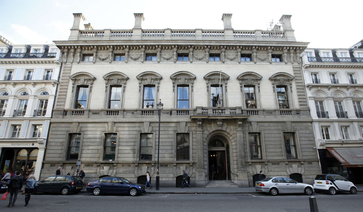 Garrick Club ‘votes to accept female members’ for first time in nearly 200 years