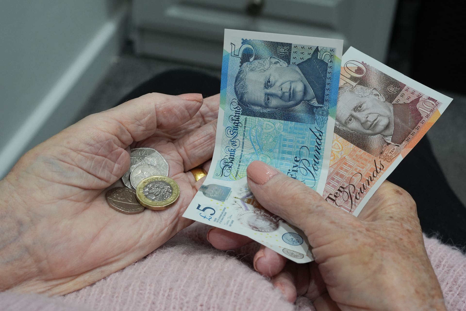 MPs back benefit boost for 66-year-olds as state pension age increases ...