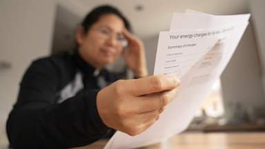 Experts urge customers to seek best savings after Ofgem lowers price cap