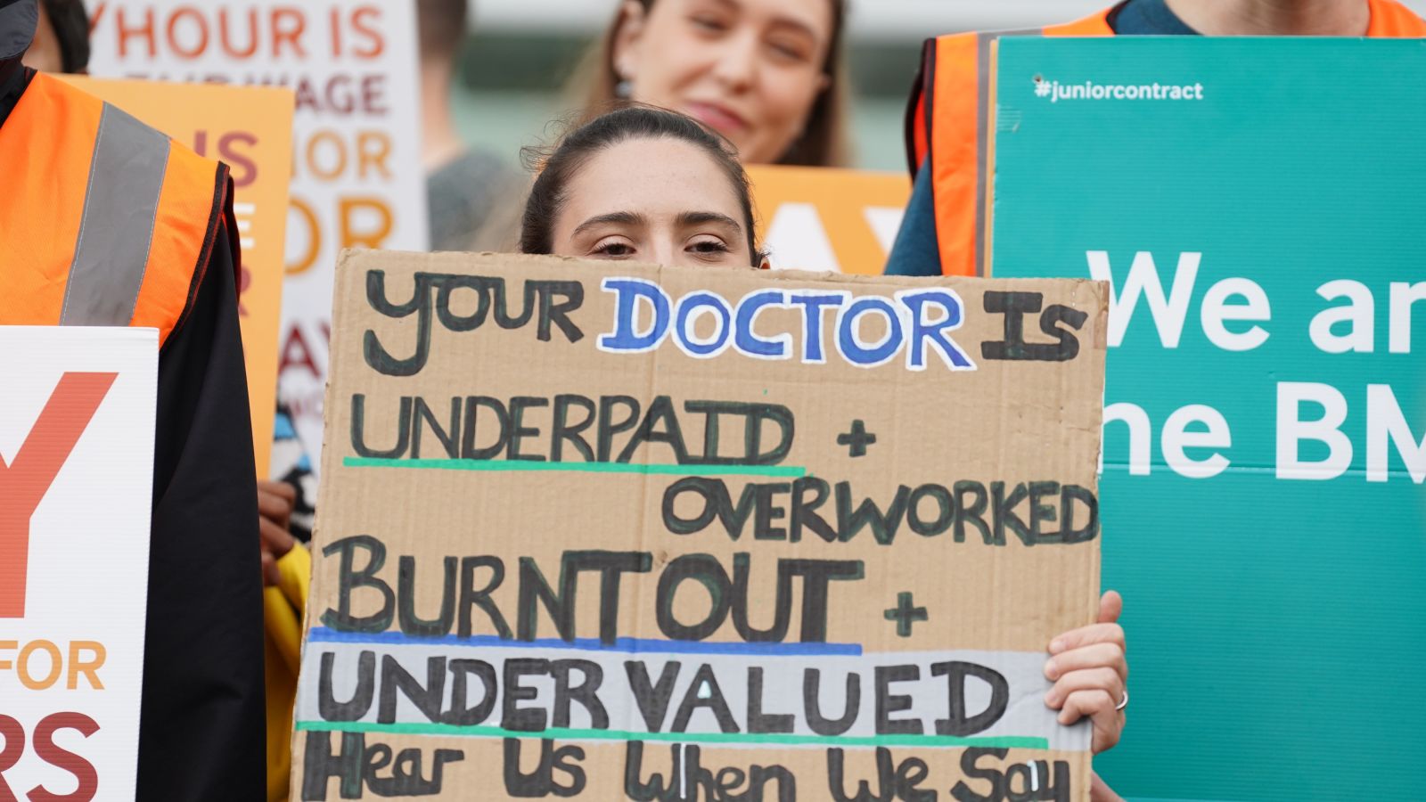 Les jeunes médecins vont organiser davantage de grèves après l’échec des négociations salariales avec le gouvernement