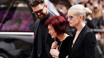 Sharon Osbourne emotional as family look at Ozzy Osbourne tributes in Birmingham | ITV News Central