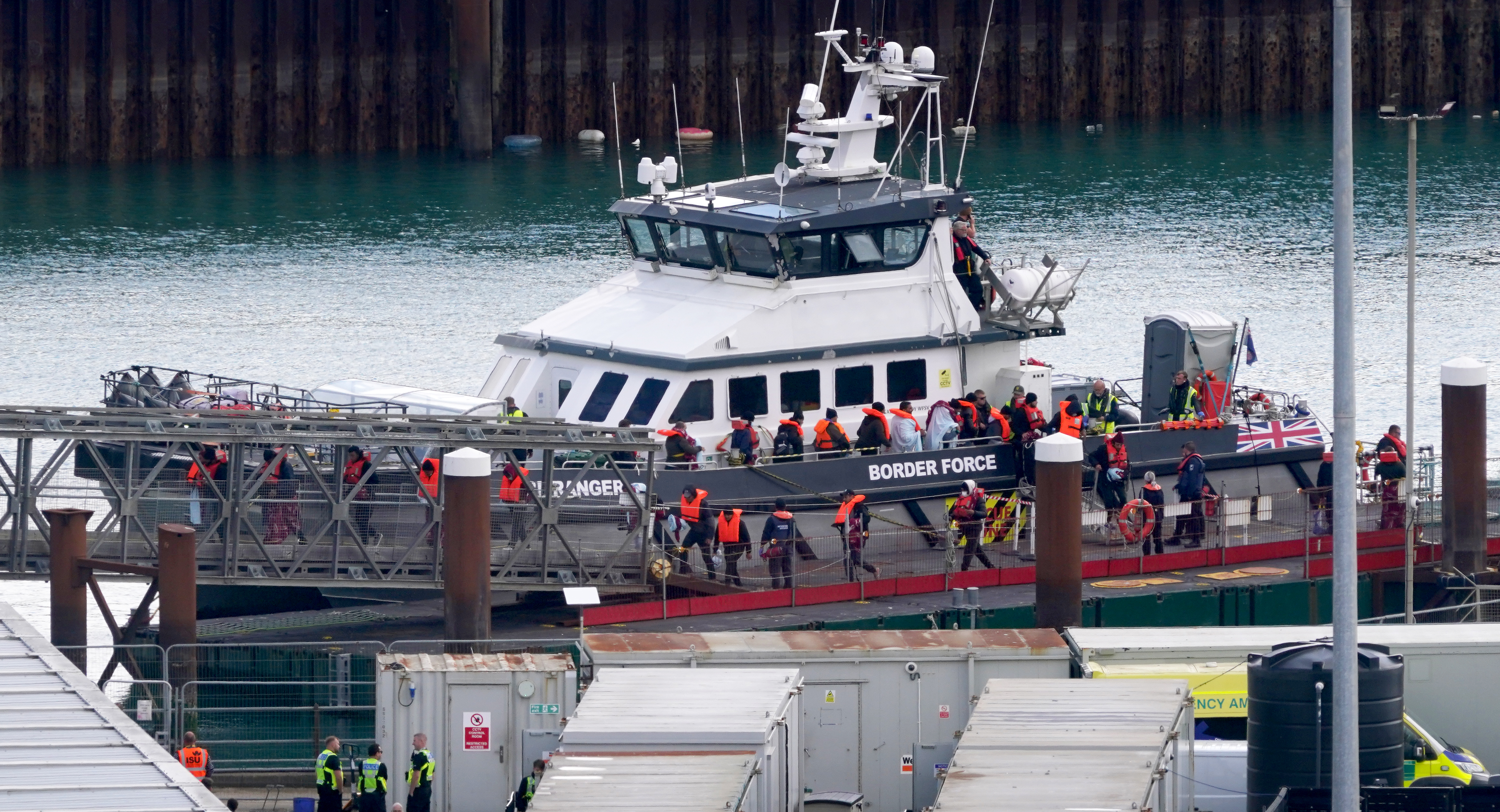 Crackdown on illegal working promised alongside migrant return deal with France