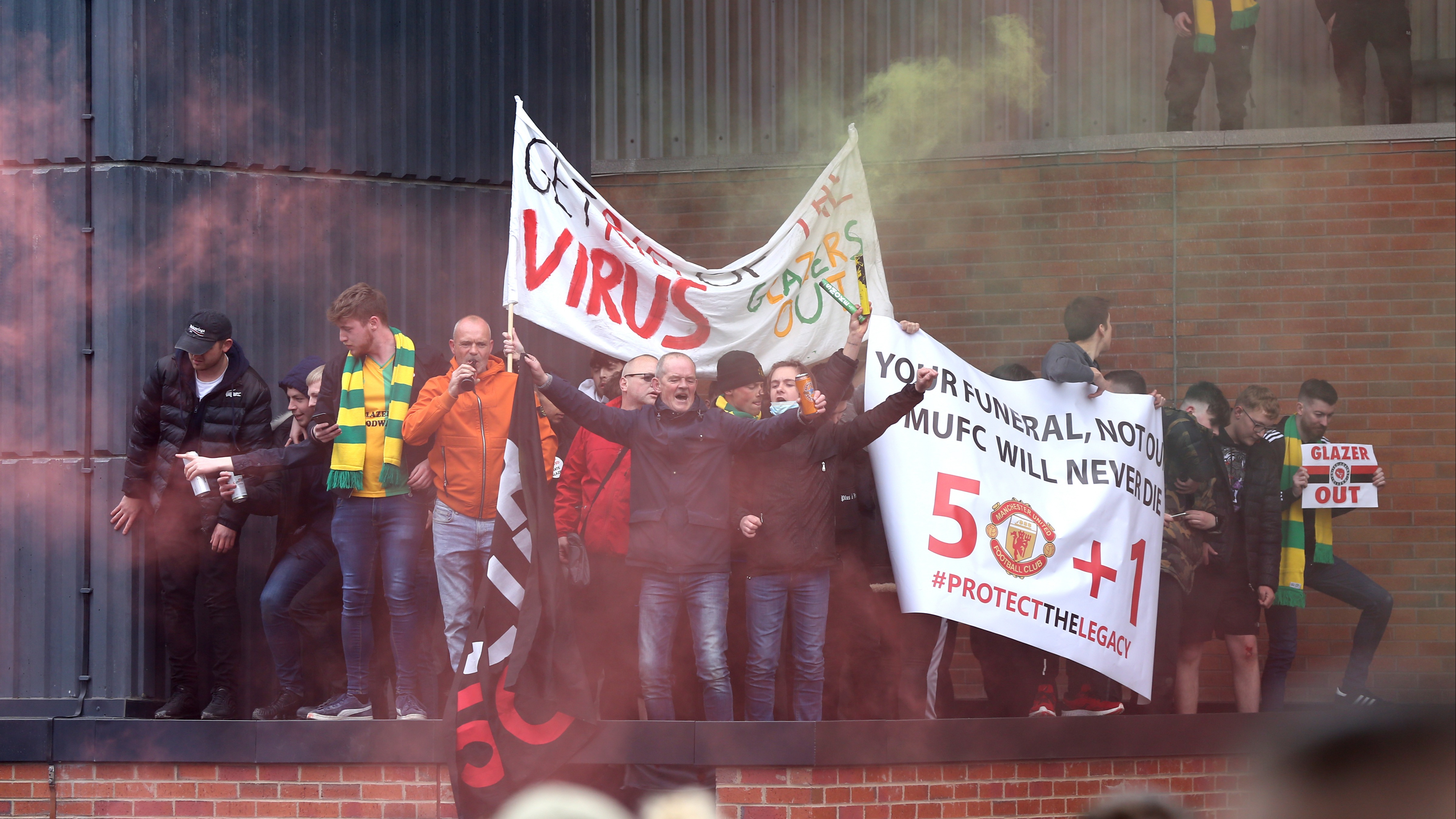 Manchester Utd vs Liverpool: Extra security placed at Old Trafford ahead of game | ITV News