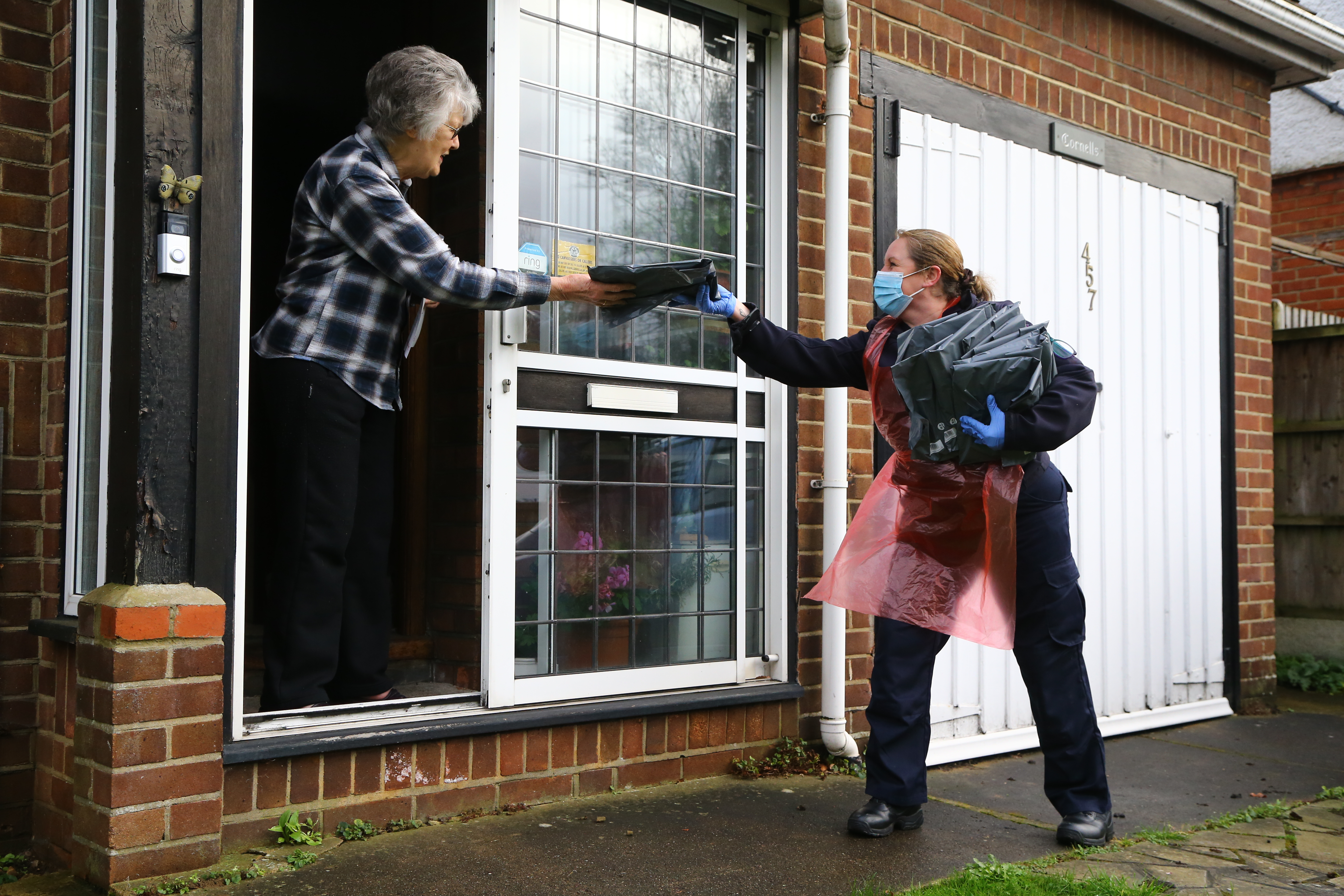 Stay Home People In South African Covid Variant Test Areas Urged Not To Go Food Shopping Or Exercise Outdoors London Itv News