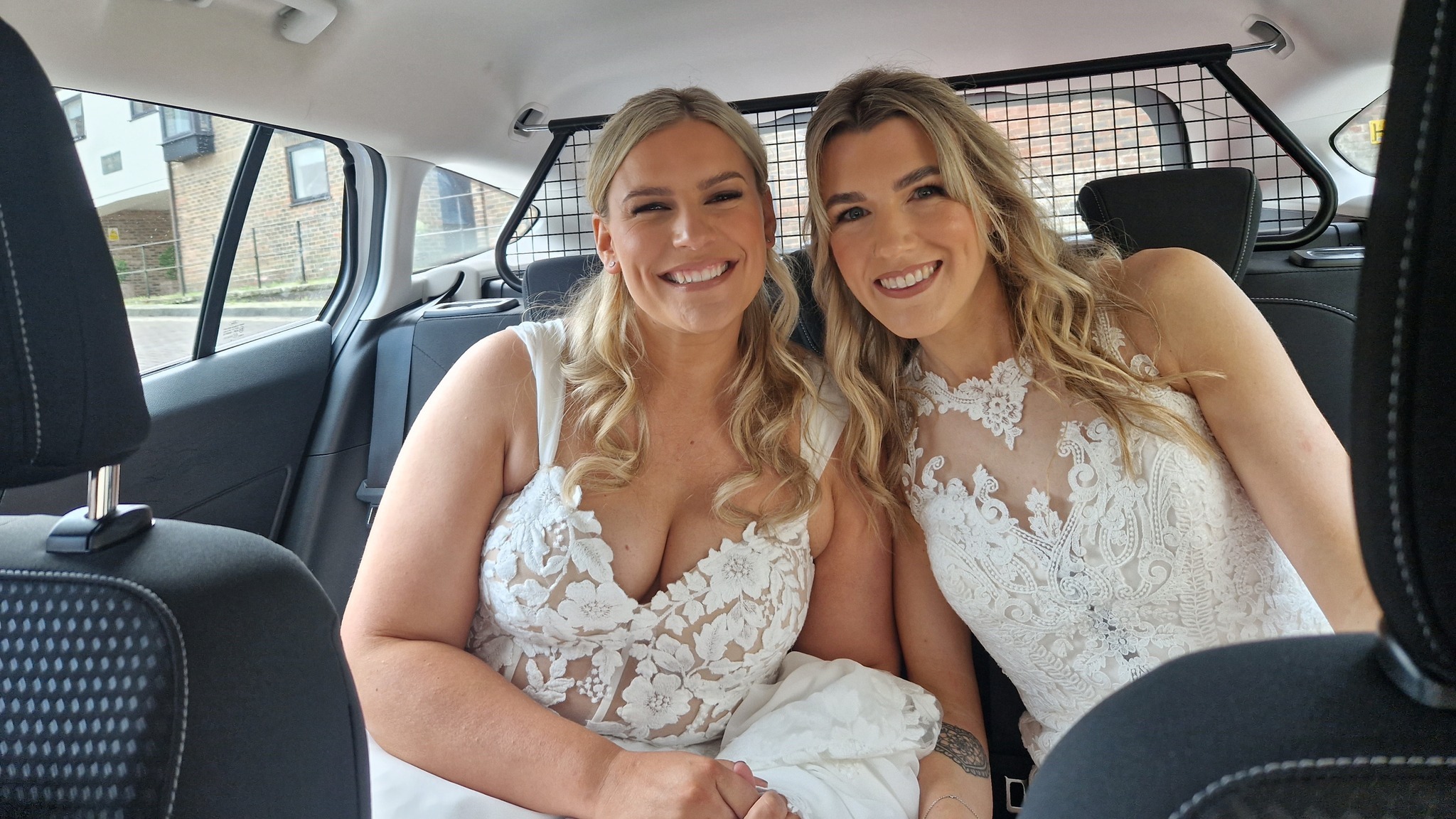 Two brides get police escort to Southampton wedding venue after coach breaks down near Hedge End ITV News Meridian