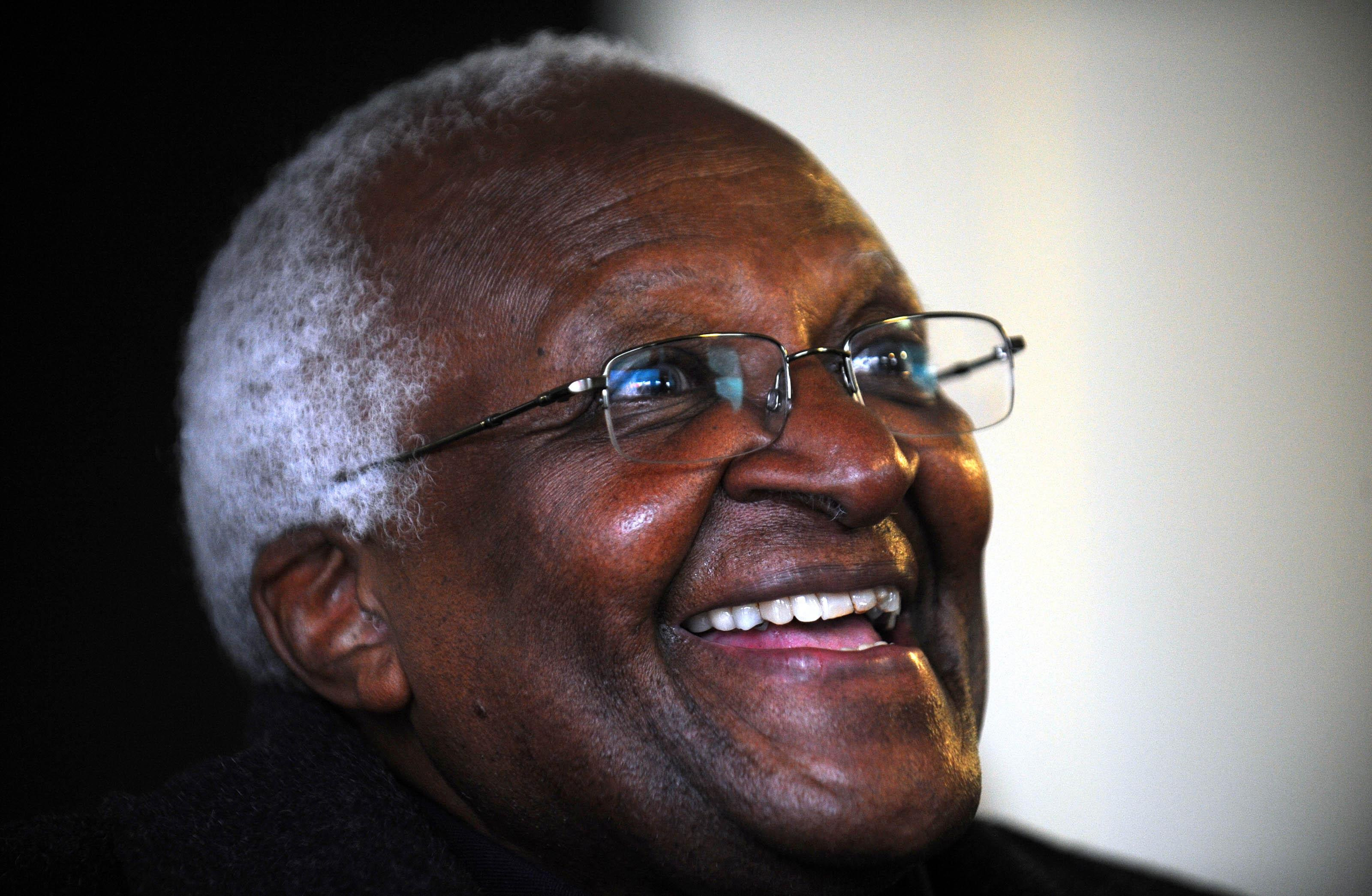 Funeral of anti-apartheid giant Archbishop Desmond Tutu takes place in Cape Town | ITV News