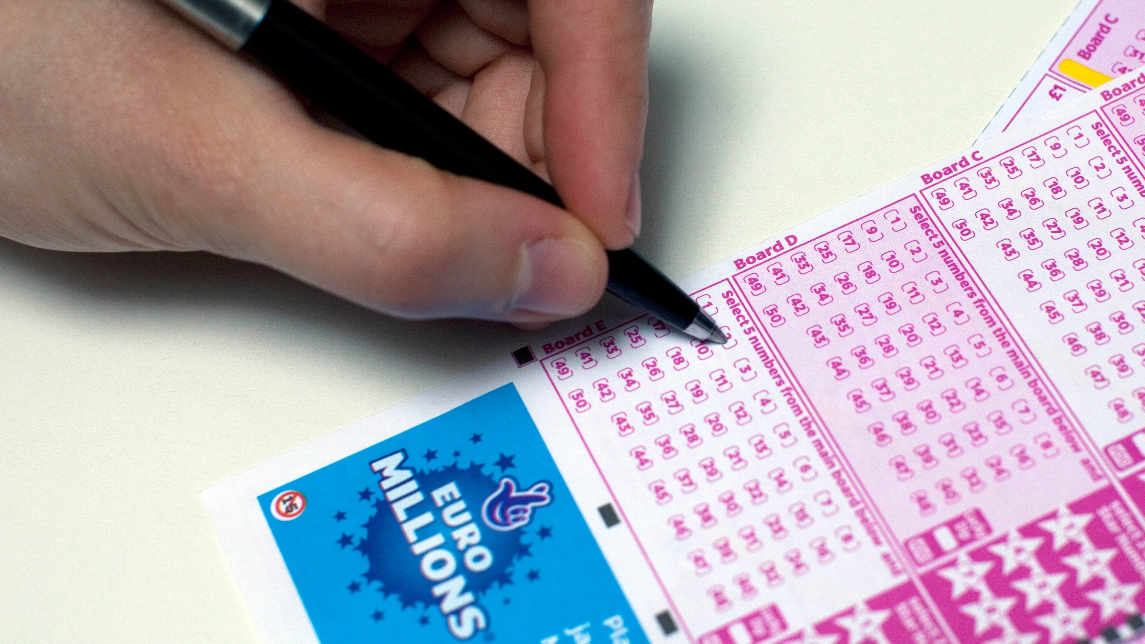 Euro millions lotto numbers last night store