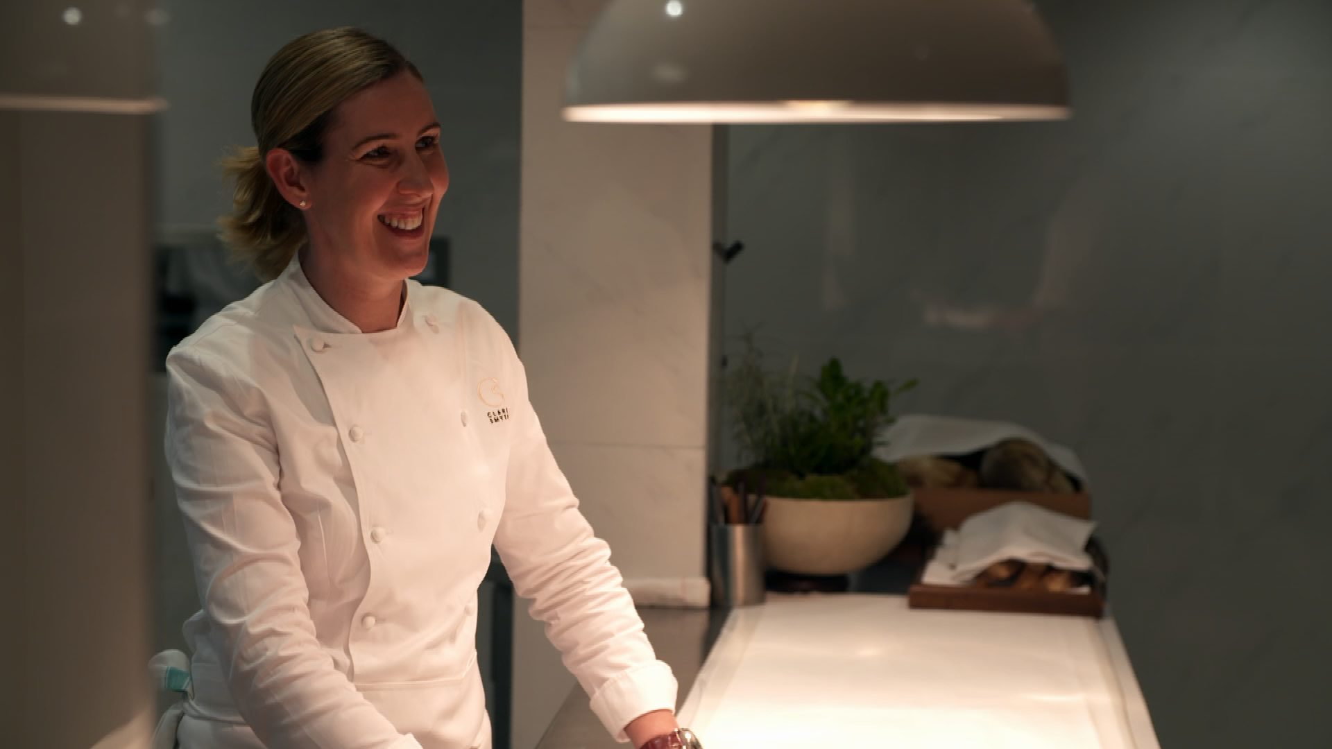 Clare Smyth So Proud To Win Three Michelin Stars As Ni Chef Utv Itv News