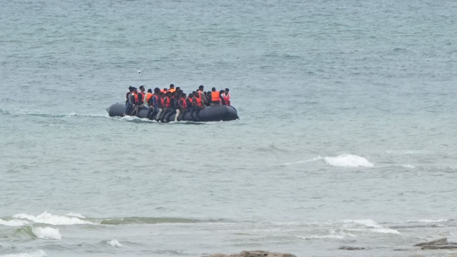 First migrants to be returned to France under new 'one-in, one-out' scheme