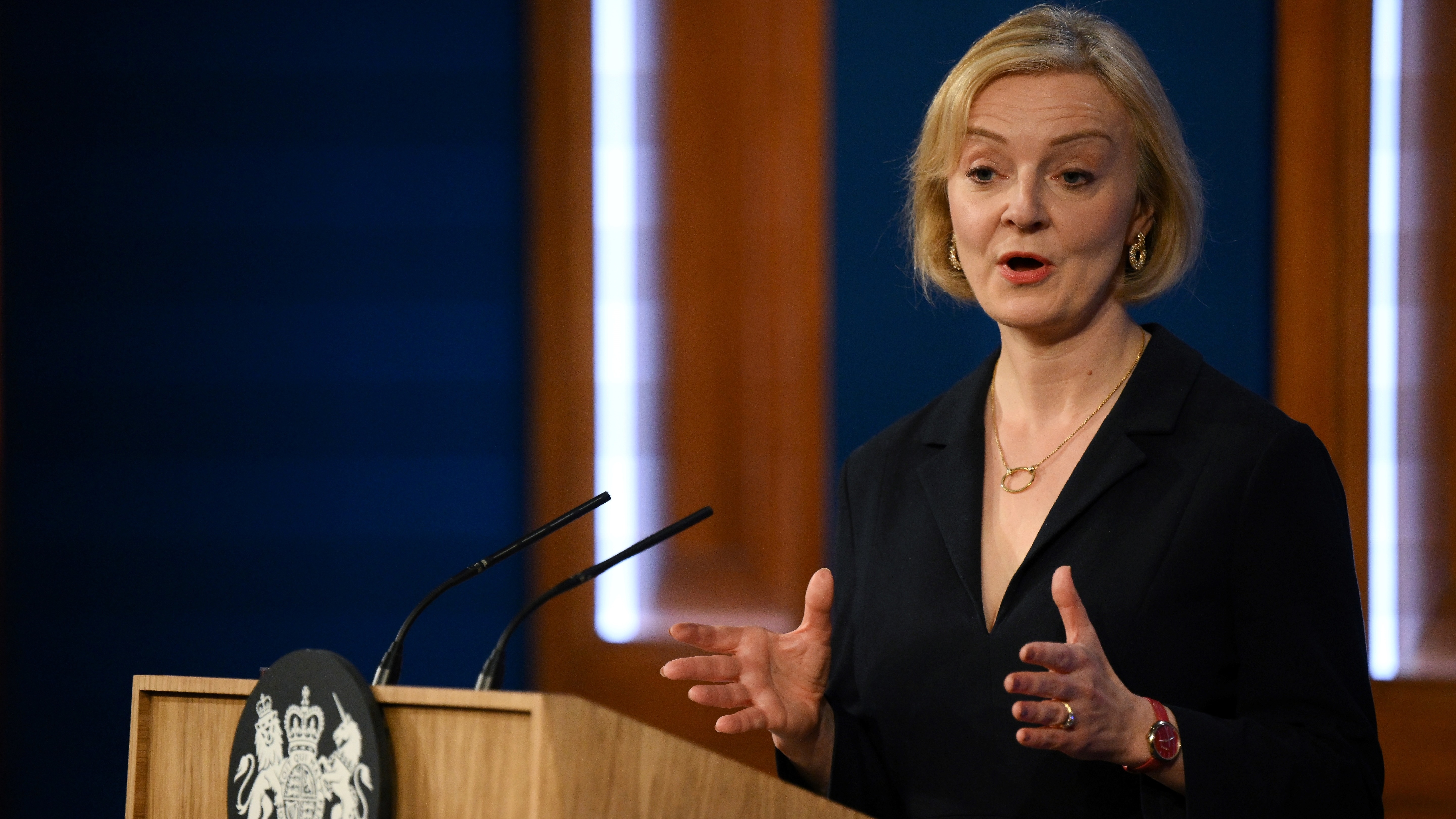 Truss confirms corporation tax U-turn as Hunt replaces Kwarteng as ...