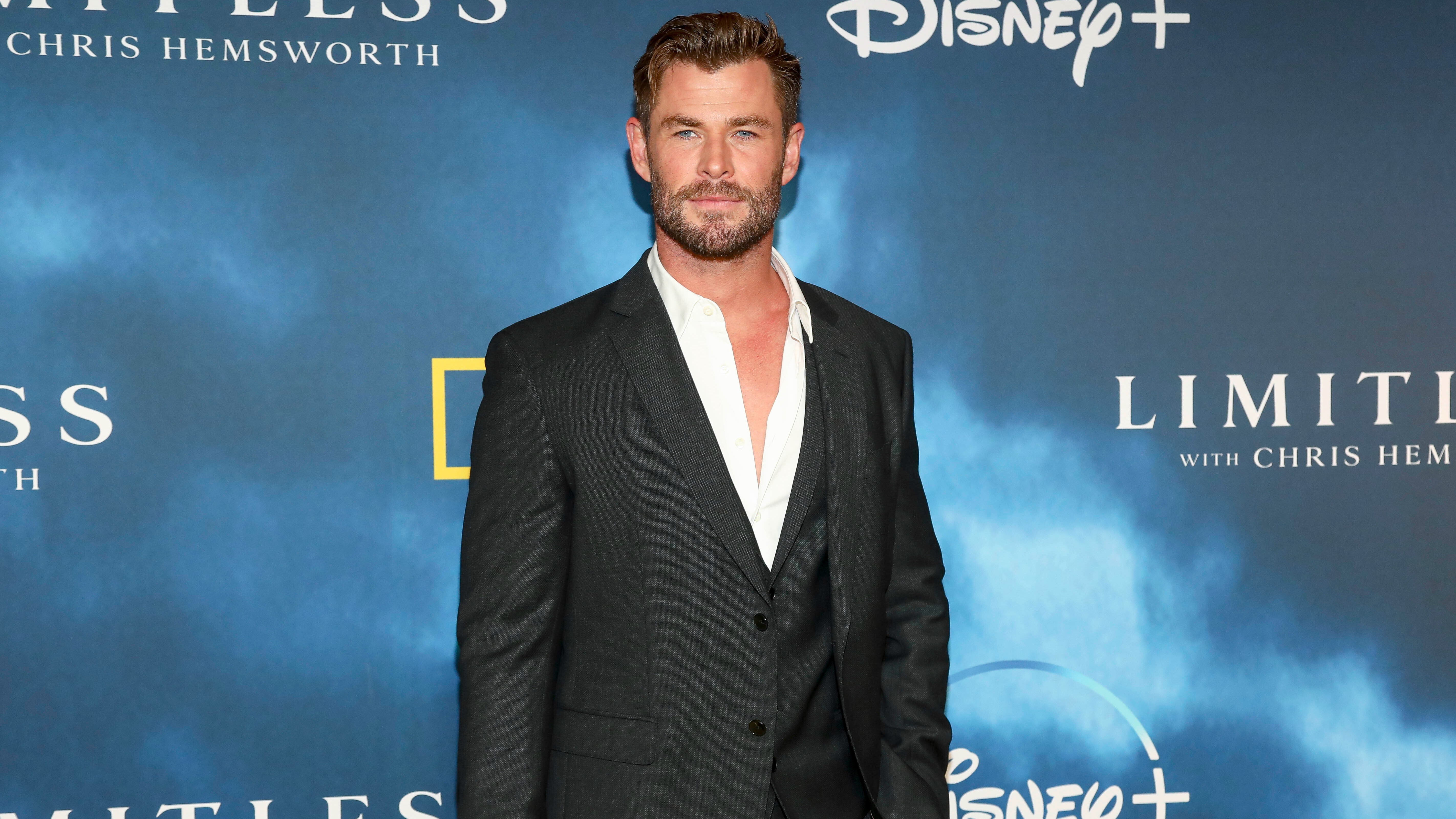 Is Chris Hemsworth Taking Break Over Alzheimer's Gene News?!