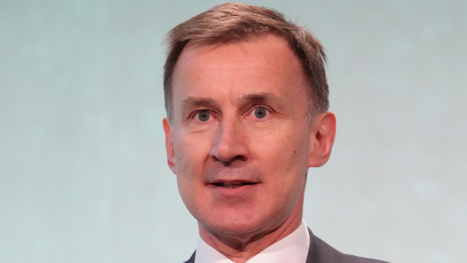 Jeremy Hunt's latest economic decisions show how boxed in he is