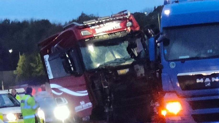 Just Stop Oil Activists Disrupt Sections Of The M25, Despite Met ...