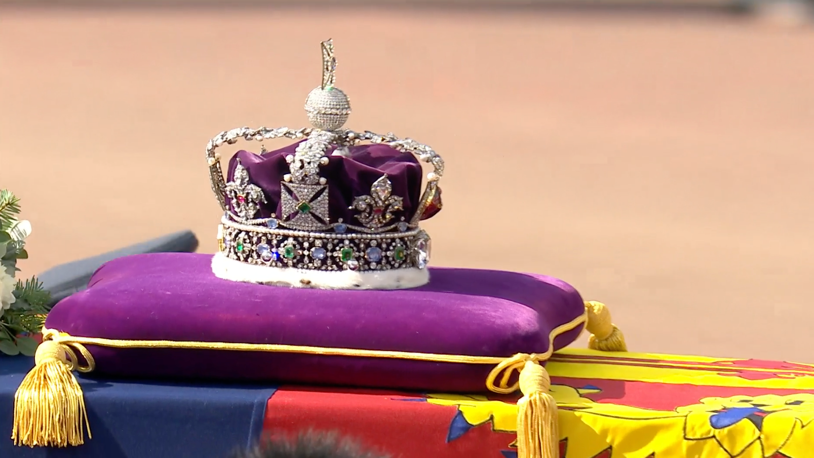 Meaning Behind Queen Elizabeth II's Imperial State Crown, Scepter, Orb – WWD