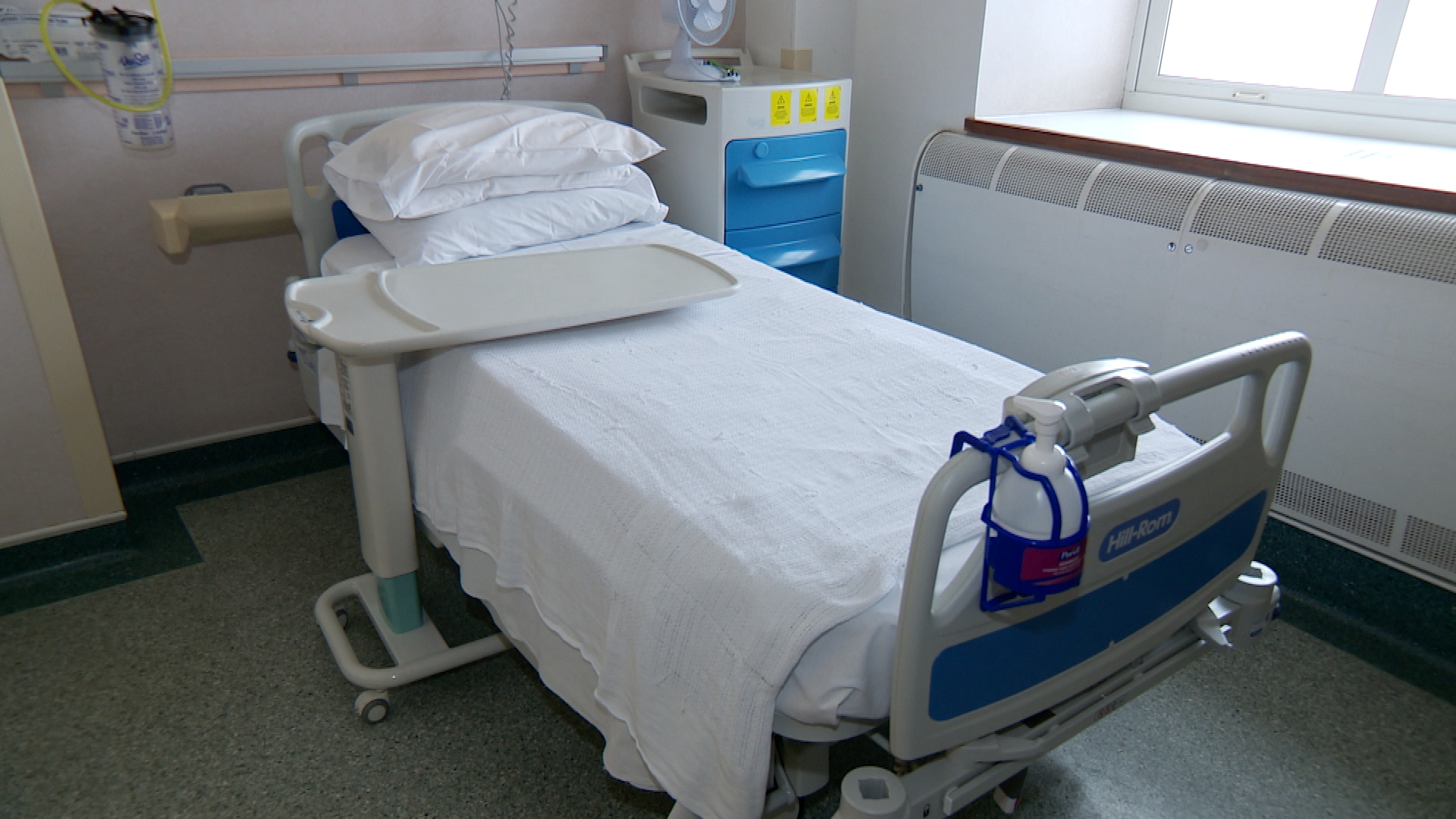 Hospital bed - Wikipedia