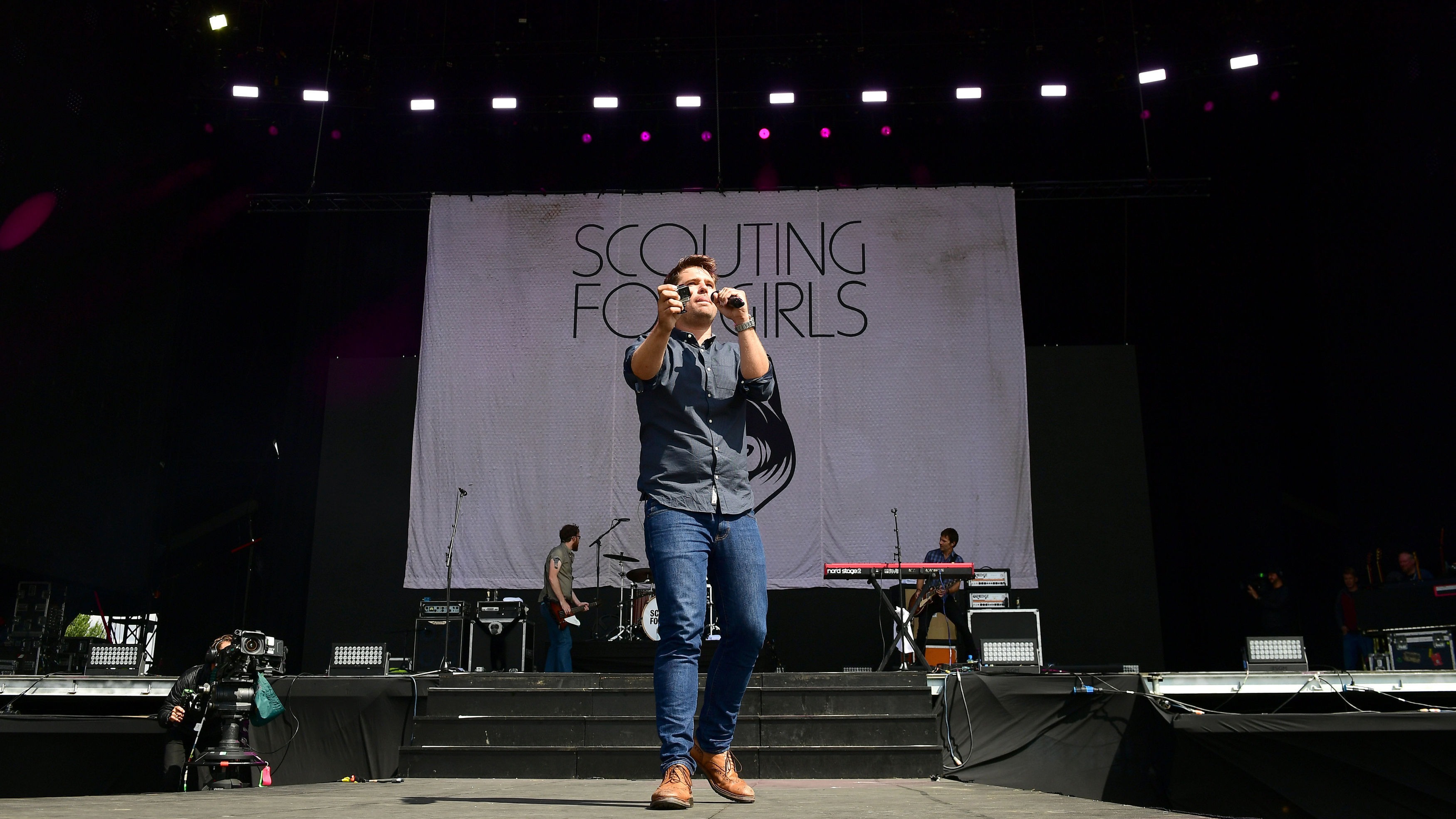 Thousands descend on Lowther Castle as Kendal Calling begins