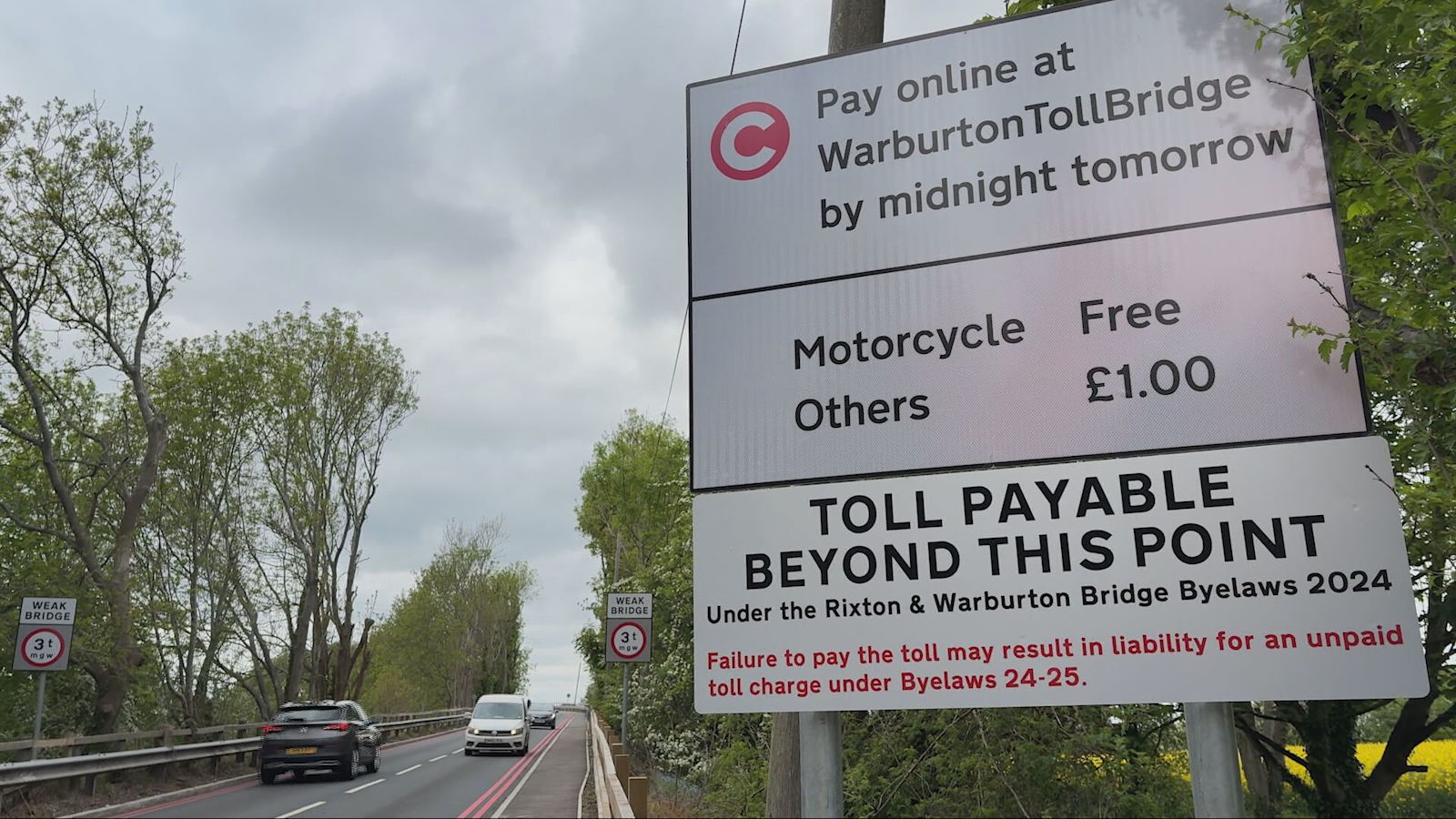 Drivers protest over Warburton Toll Bridge fine confusion | ITV News ...