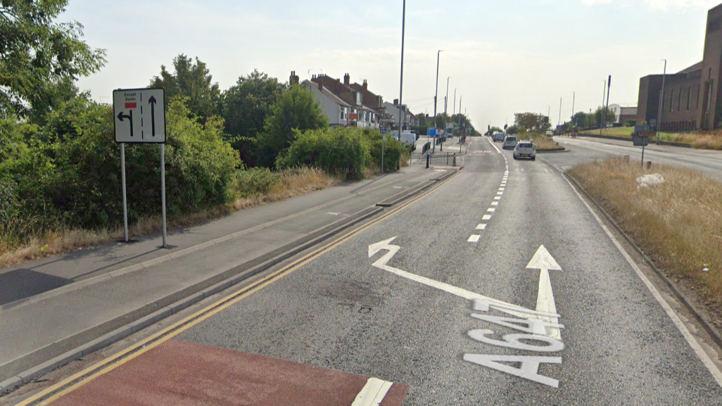 Man dies in e-bike crash on Stanningley Road in Leeds | ITV News Calendar