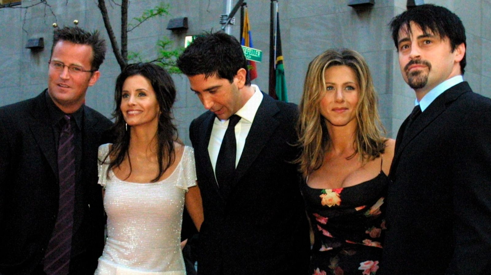 Die Castmates von Matthew Perrys „Friends“ wurden durch die Nachricht von ...