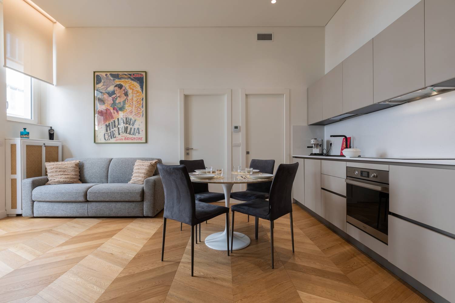 The living room of a home in Turin, managed by Wonderful Italy