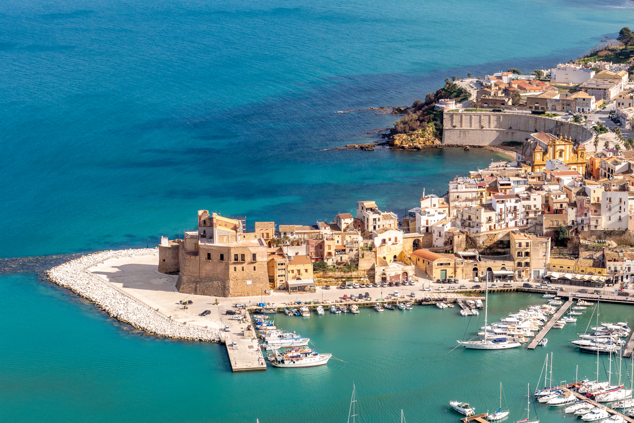 Vista di Castellammare del Golfo dal mare