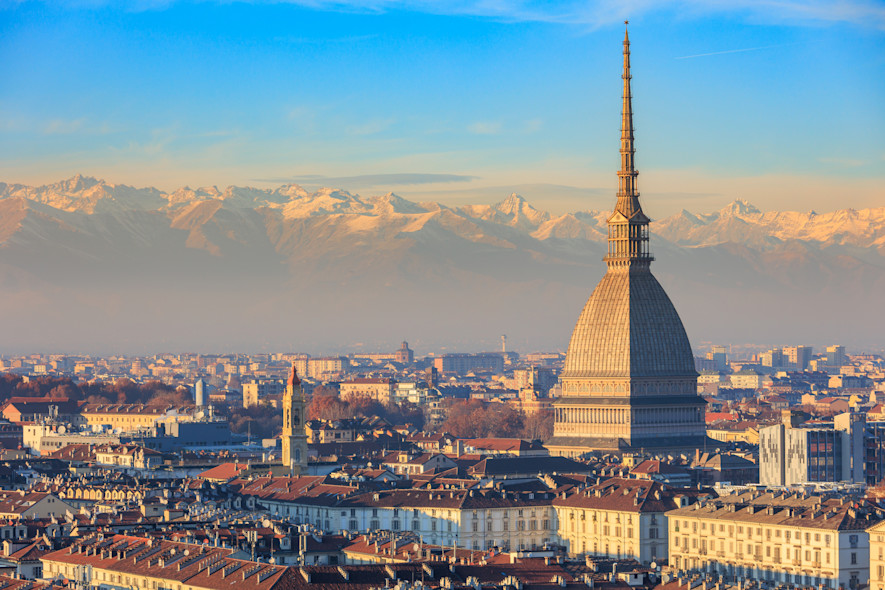 Vista della città di Torino con la Mole Antonelliana in primo piano