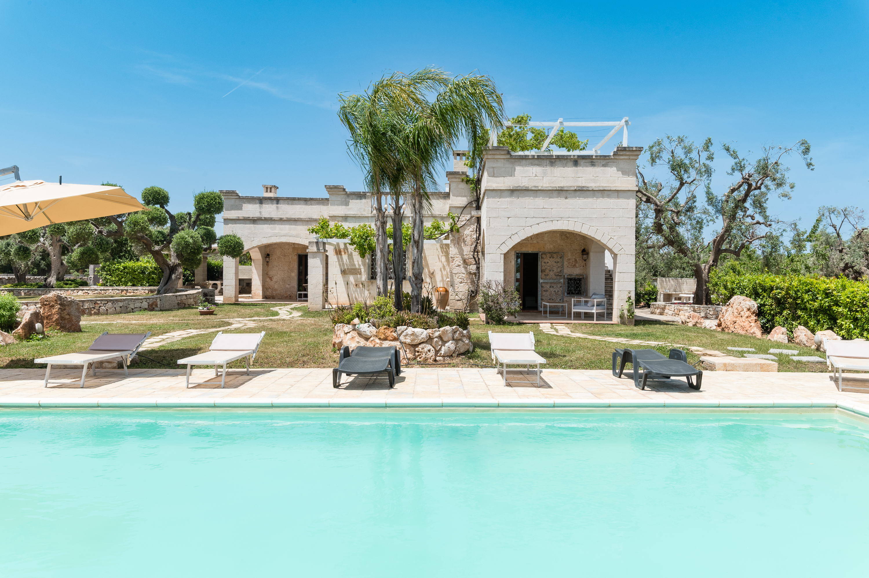 Exterior of a villa with swimming pool in Puglia