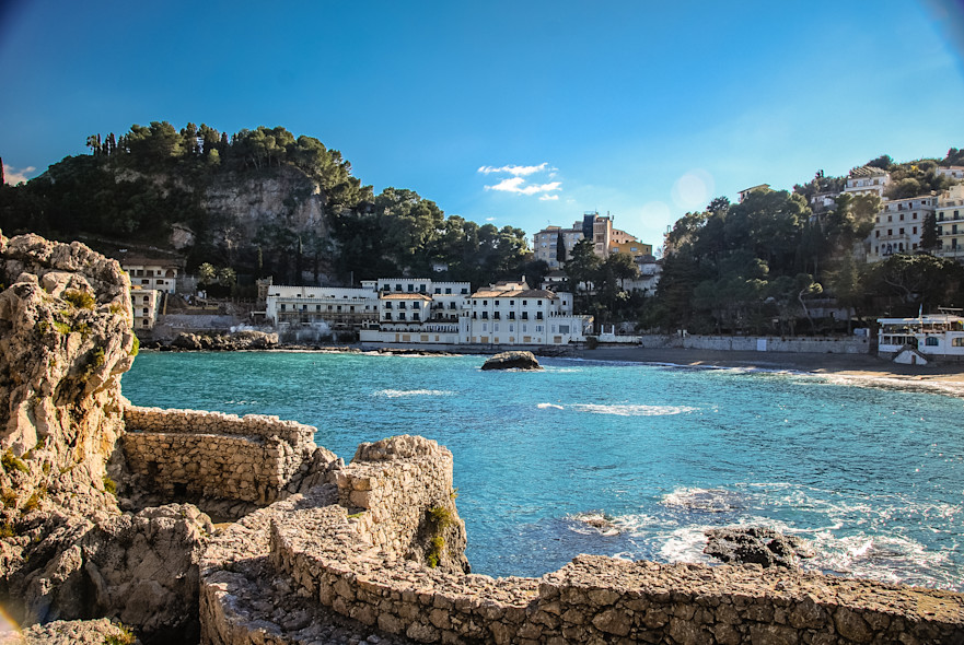 Una baia di Giardini-Naxos vista dal mare