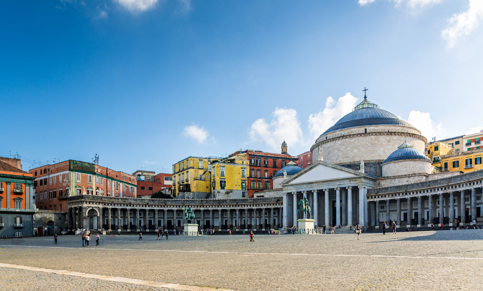 Piazza del Plebiscito in Naples