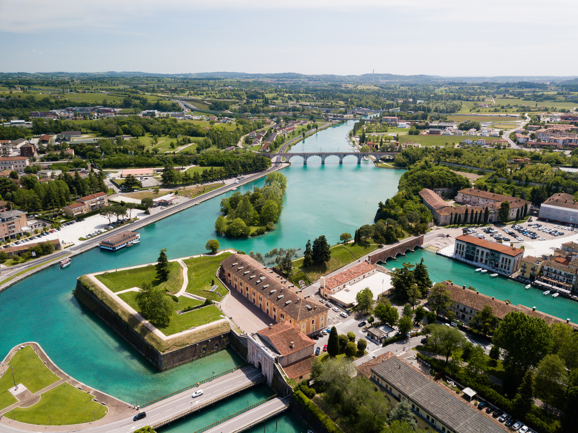 Vista dall'alto di Peschiera del Garda