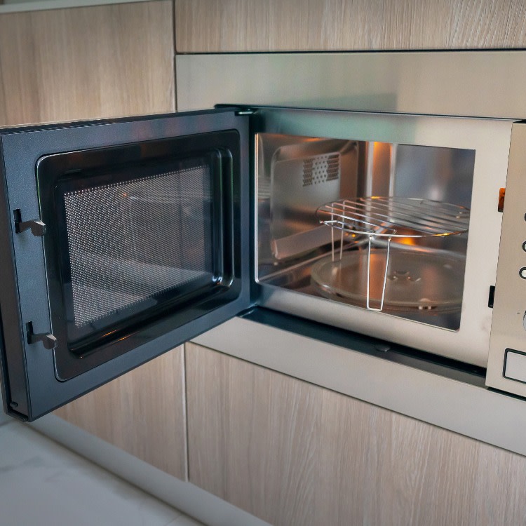 How much does a microwave cost? Complete price study for 2025