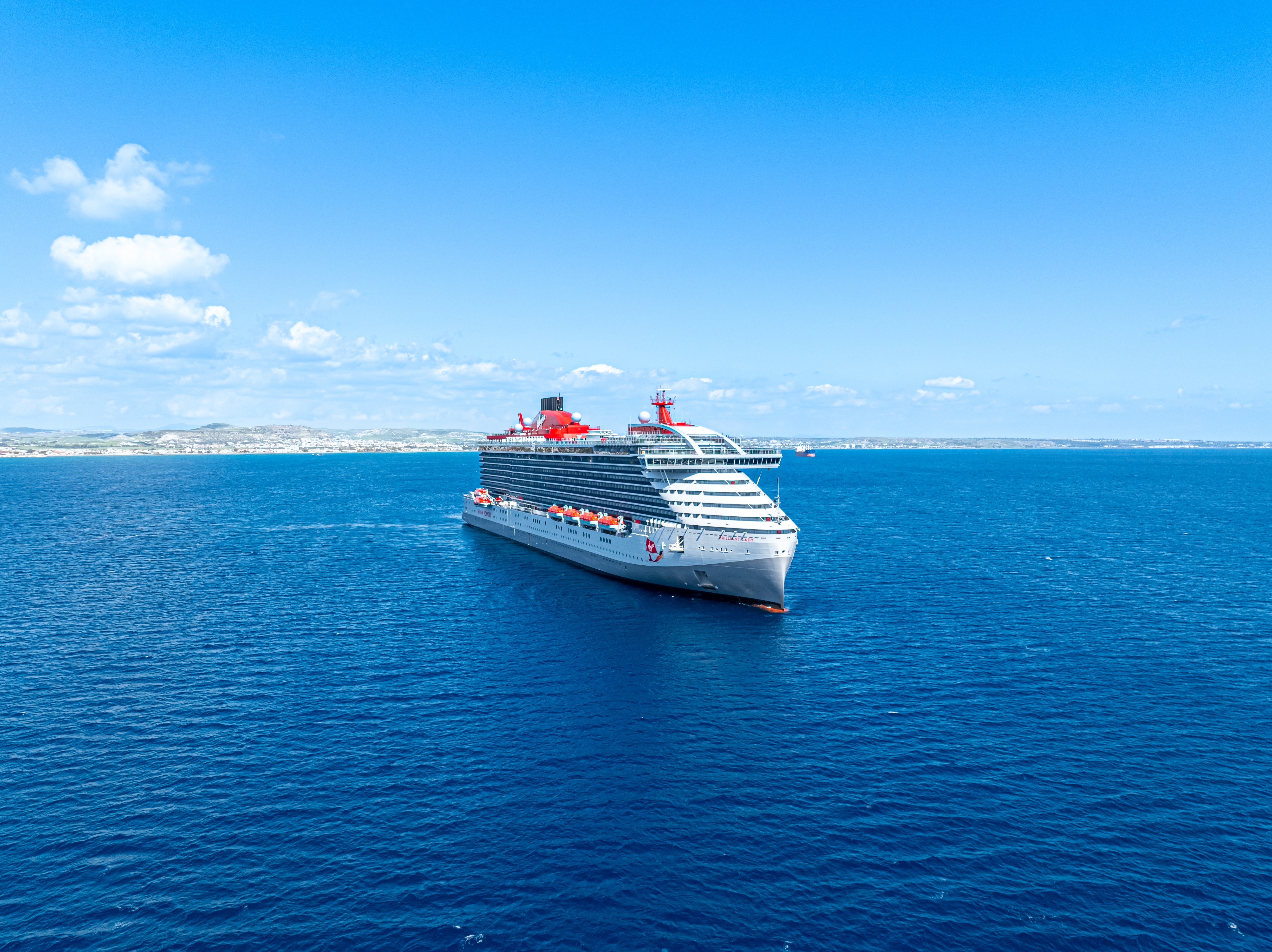 Cruise in the ocean