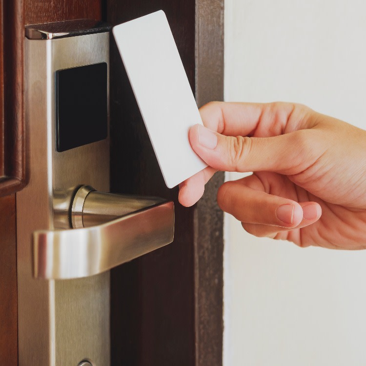 Expedia vs. Booking.com vs. Hotels.com: Price comparison study for U.S. hotels