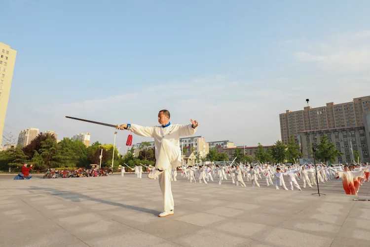 探索中国剑术的历史与艺术:古代武术的传承与现代实践