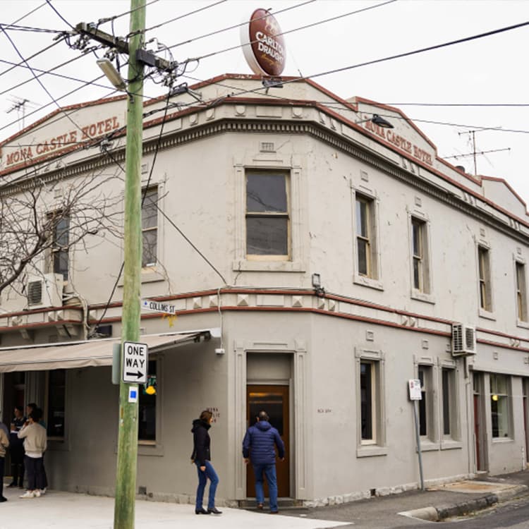 Mona Castle Hotel - Know Brainer Trivia