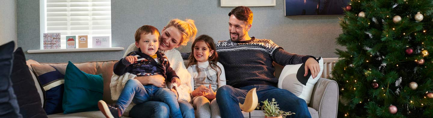 2273-Christmas-family-picture-