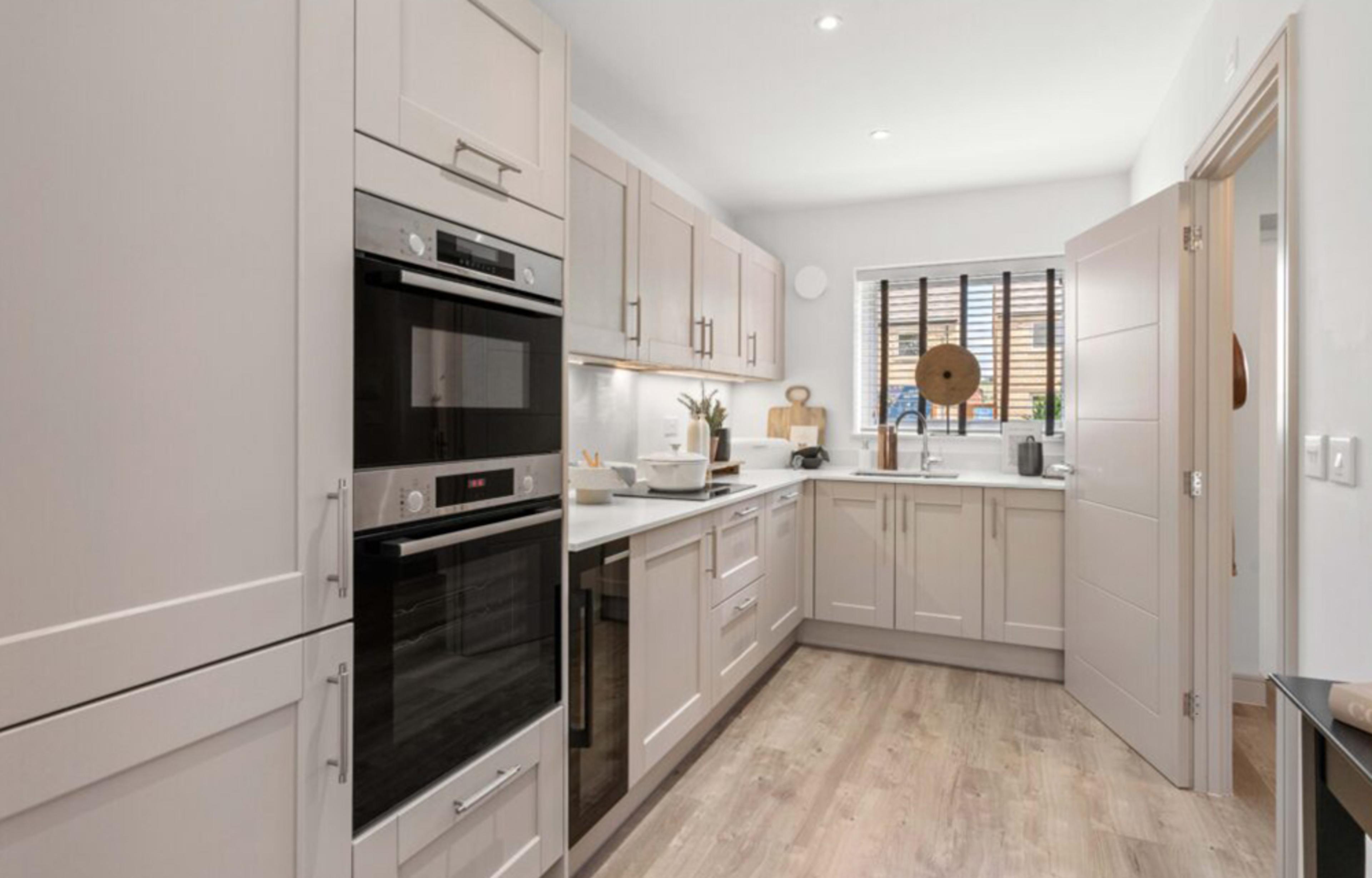 persona-homes-brookhill-elm-kitchen