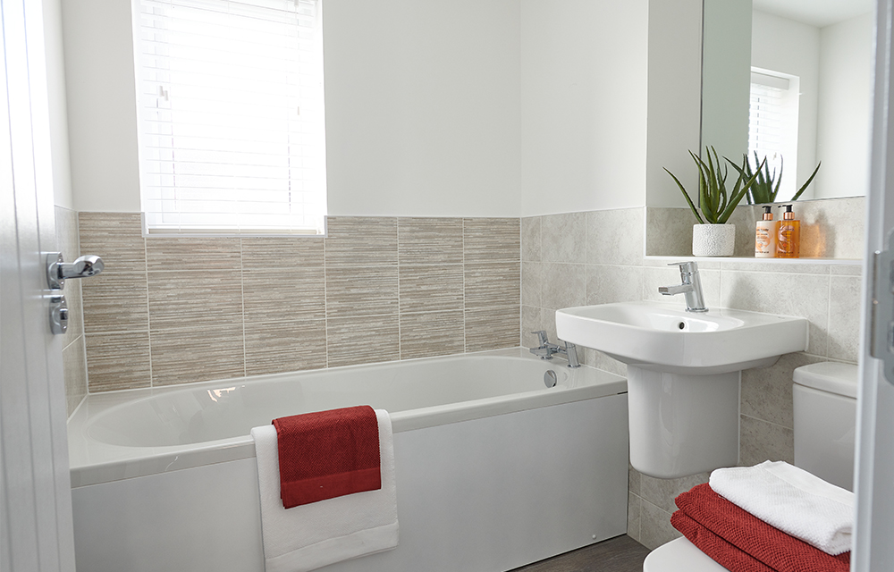 Languard-View-new-homes-for-sale- ardleigh-bathroom