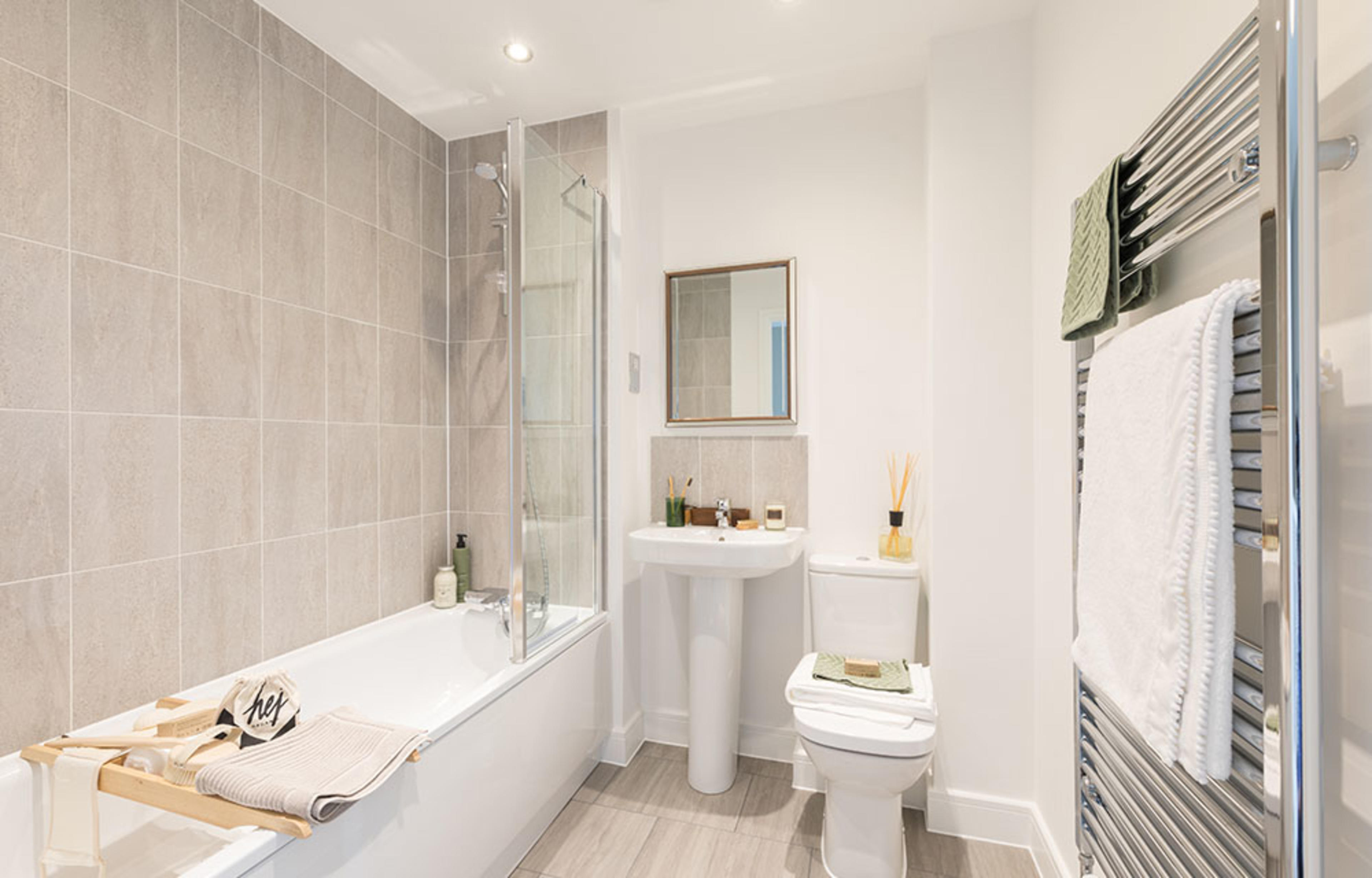 persona-homes-bishops-quarter-homes-for-sale-sherburn-howarth-bathroom