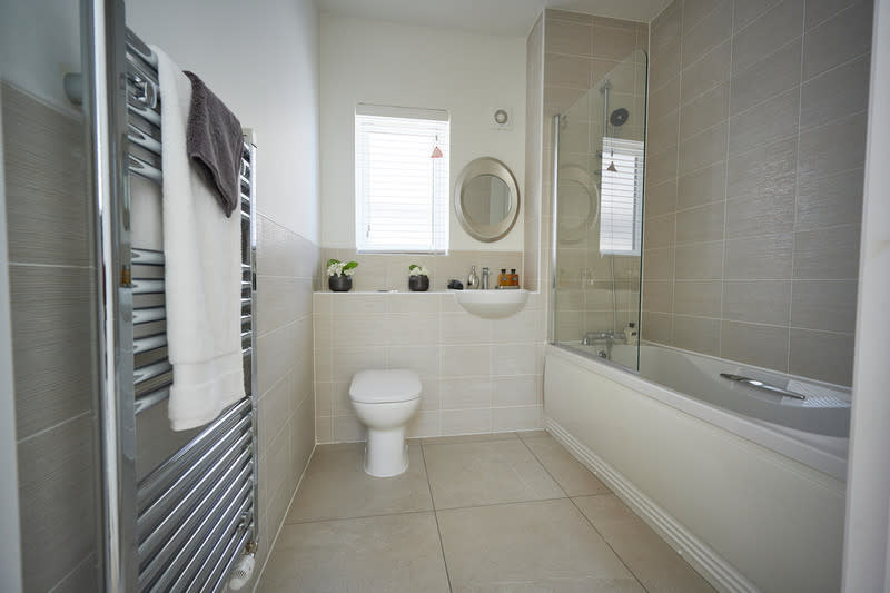 longstone manor radcliffe-3-bed-new-home-bathroom