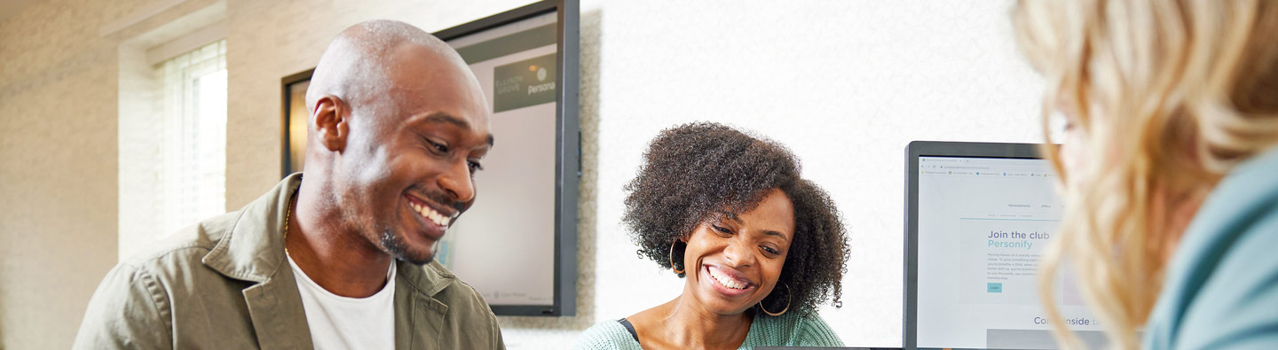 17613 couple hero image