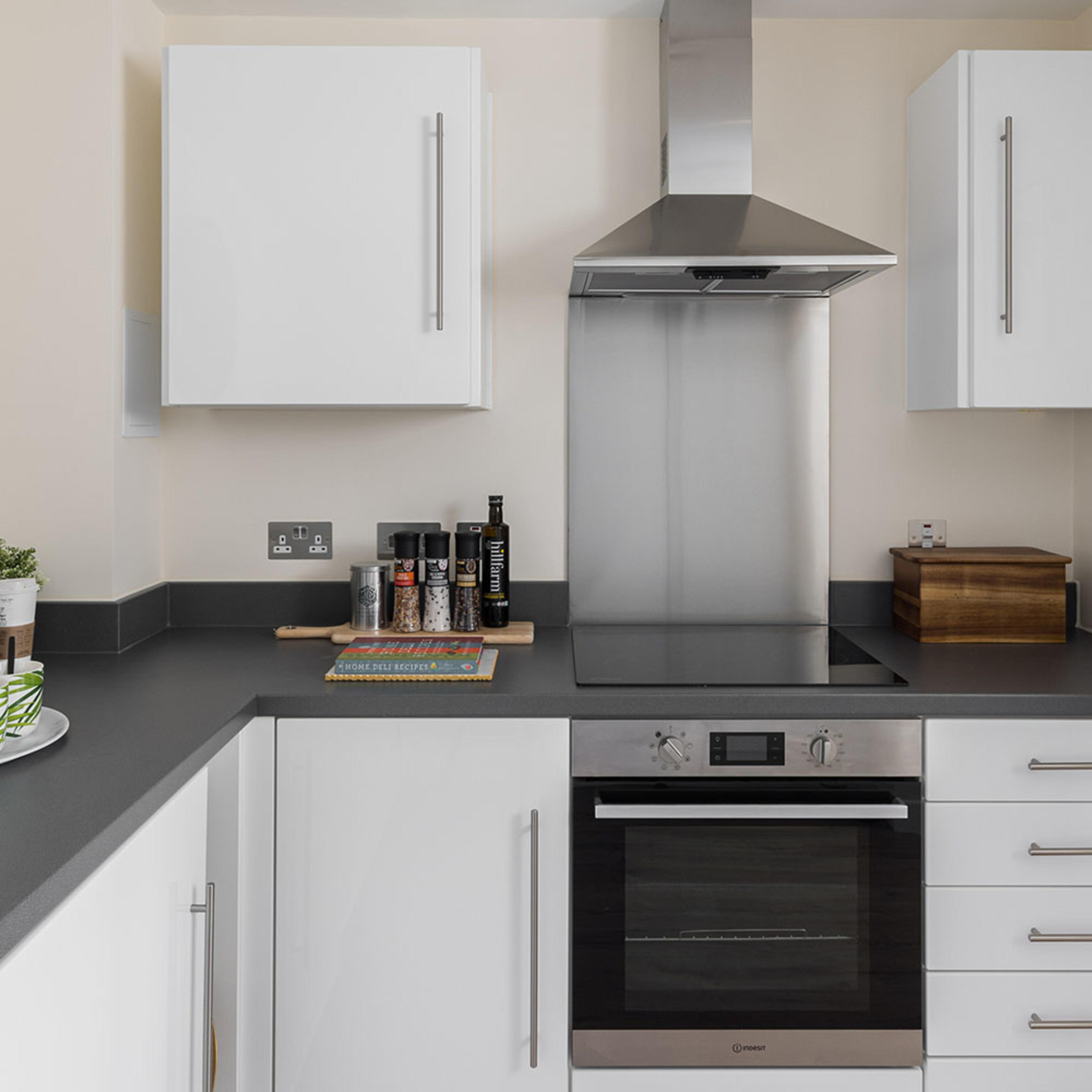 persona-homes-specification-kitchen-single-indesit-oven-white-units