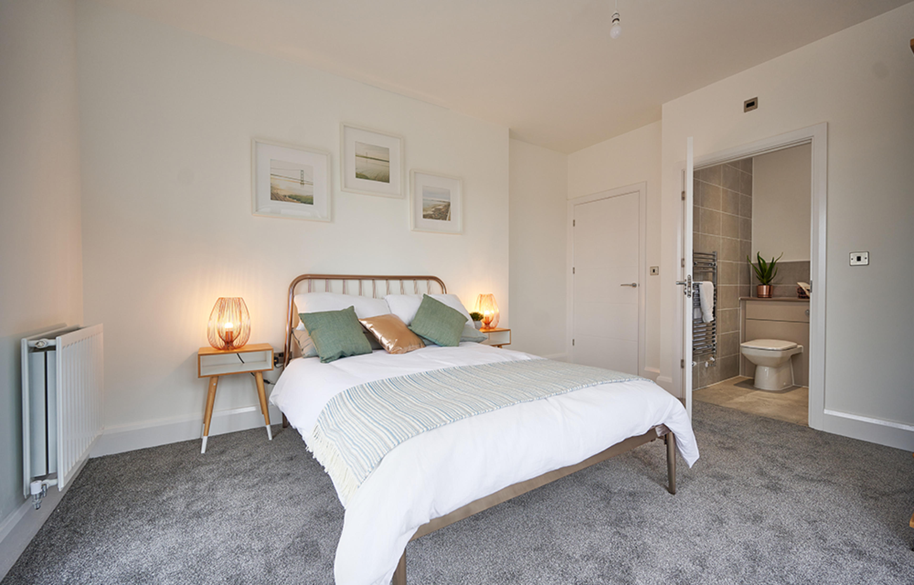 riverside-place-burlington-main-bedroom