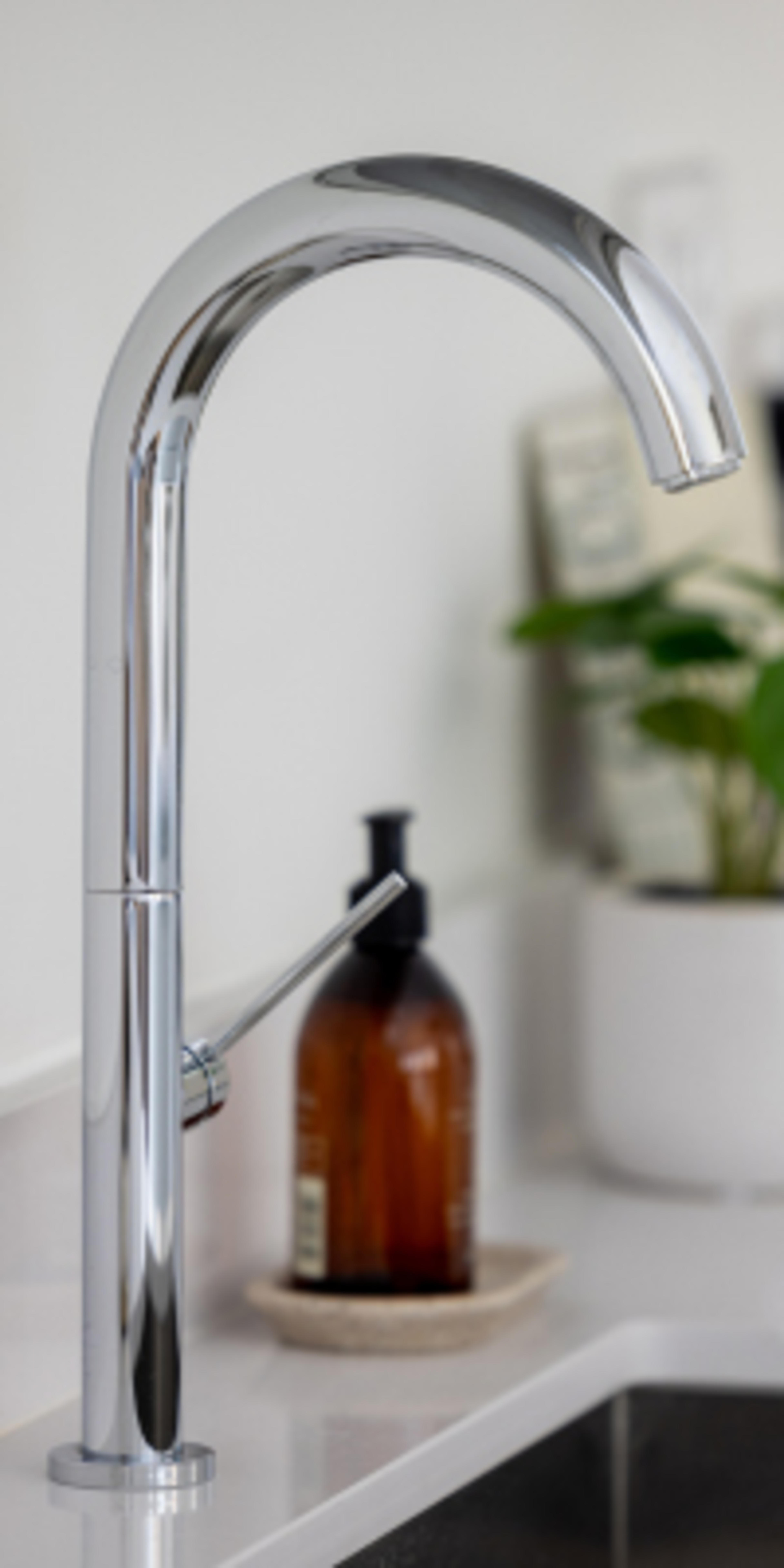 Triple-image >1934-kitchen-tap
