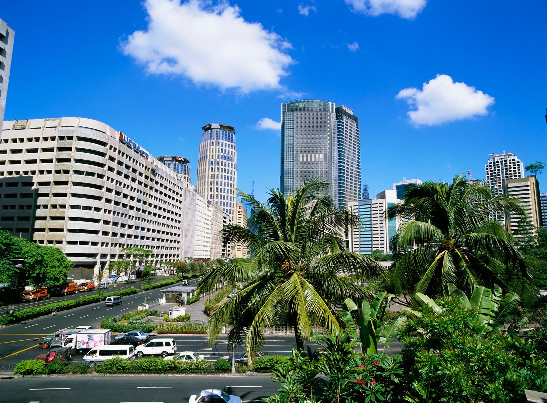Philippines Reaches Middle-Income Status Amid Economic Headwinds