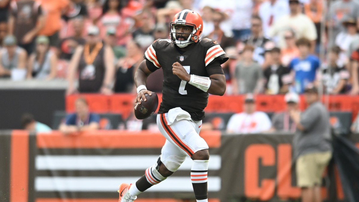 Browns vs. Steelers Odds, Props, Prediction: Cleveland Favored