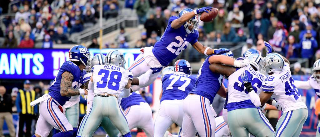 Saquon Barkley dives for a touchdown