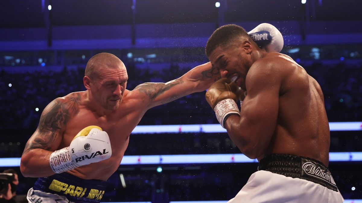 Oleksandr Usyk hit Anthony Joshua with jab in first fight